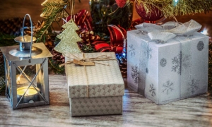 Najnovije istraživanje pokazalo kako žene od svojih partnera za Božić očekuju skupe poklone