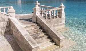 Raskošne stepenice koje vode ravno u more
