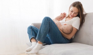 Stručnjaci otkrivaju - dojenje je sigurno za djecu i ako je majka pozitivna na koronavirus