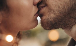Jeste li znali kako usne mogu biti osjetljive na previše ljubljenja?