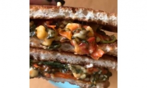 Veganski sendvič sa bezglutenskim kruhom